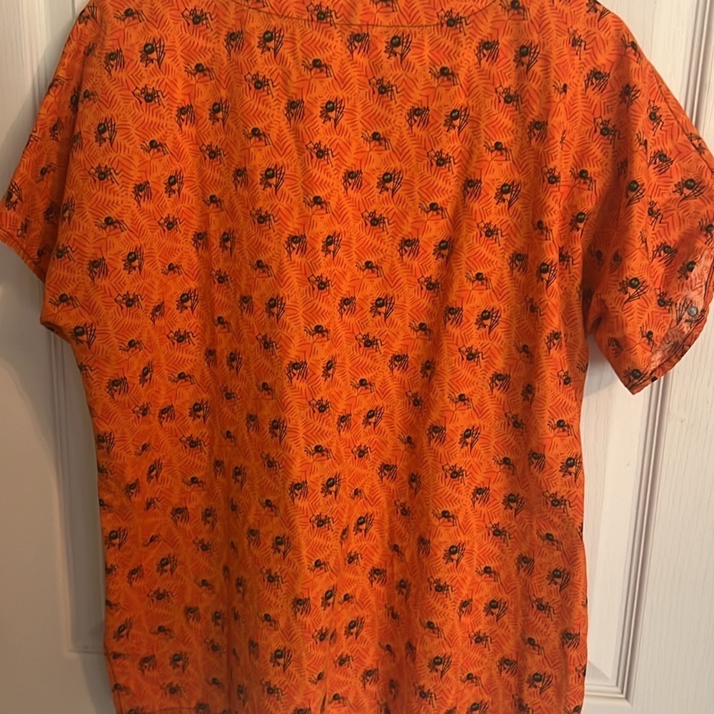 Halloween spider scrub top Vneck 2 pocket szS - Picture 3 of 3